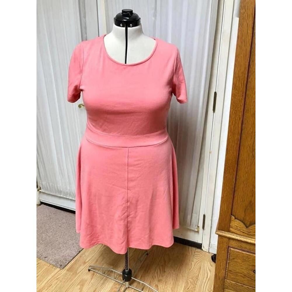 Forever 21 size 2x. Coral dress.